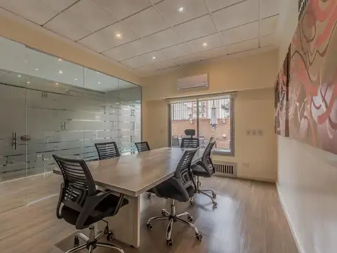 VENTA IMPORTANTE PROPIEDAD COMERCIAL, DOBLE FRENTE, PORTÓN LEVADIZO PARA CAMIONES, ALMAGRO