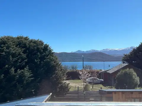 CASA EN VENTA CON VISTA AL LAGO