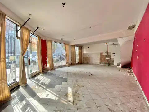 Local en alquiler de 100 mts - Solis  al 5000