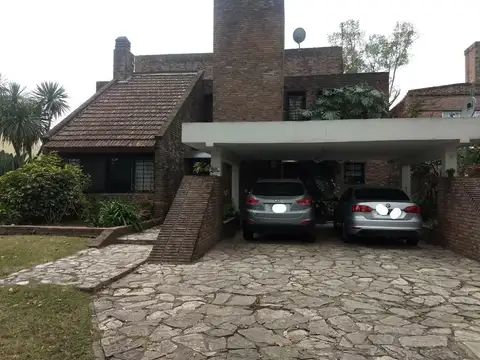 Casa en Venta con 2 cocheras