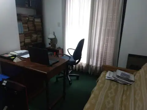 Casa 6 ambientes con 2 baños