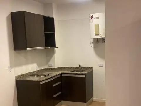 Av Lacroze al 3500. Impecable monoambiente contra frente con balcón kitchene baño completo a metros de Av Álvarez Thomas