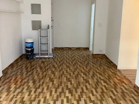 Azcuénaga 1000, Piso 1