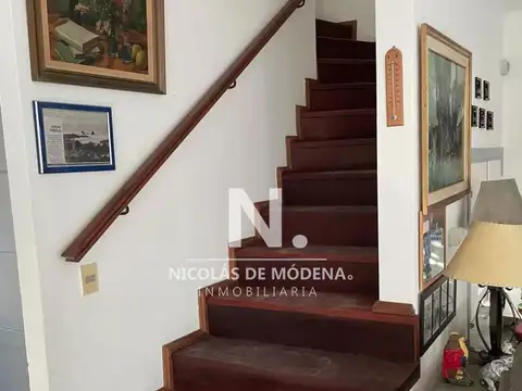 Casa 5 ambientes con 4 baños