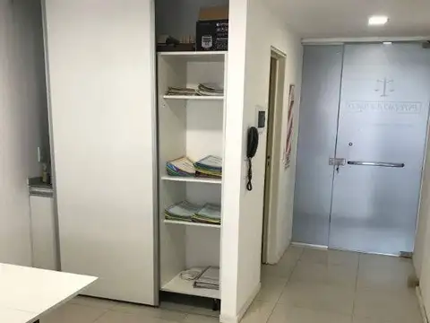 Oficina 2 ambientes con 1 baño