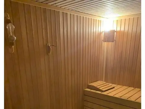 *EXCELENTE DEPTO. 2 AMB. EN P.B CON PEQUEÑO PATIO AL FRENTE