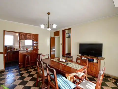 PH EN VENTA LA PLATA 3 DORMITORIOS CON COCHERA