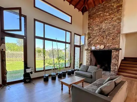 Casa en Alquiler Temporal en Pilara, USD 5.000