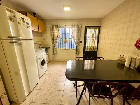 Venta Casa 2 dormitorios interna única Patio Parrillero  Azcuenaga  No PH - Apto Crédito Rosario