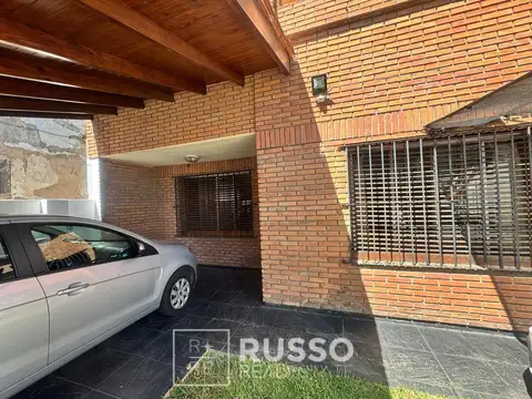 Casa en Venta en Villa Adelina, USD 240.000