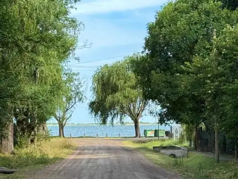 CASA QUINTA 3 DORM - 1 BAÑO - AMPLIO PARQUE - LAGUNA DE LOBOS