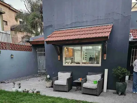 Casa 5 ambientes con 2 baños