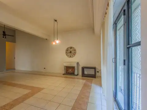 Depto Tipo Casa 5 ambientes con 2 baños