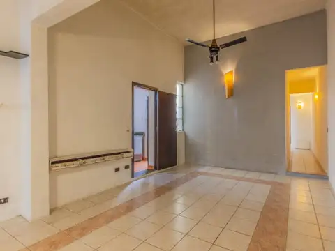 VENTA. PH. 5 AMBIENTES. PATIO. SAAVEDRA.