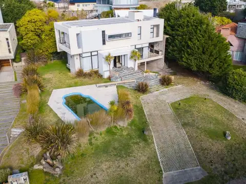 Casa en Venta en Carilo, USD 700.000