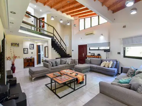 Las Retamas esq Las Golondrinas 500