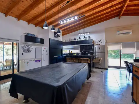 Casa 6 ambientes con 3 baños