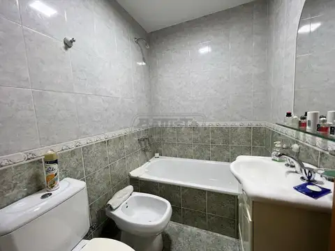Departamento 4 ambientes con 2 baños