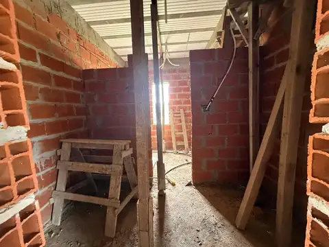 Casa 5 ambientes con 2 baños