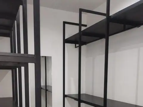 Casa con fondo a la laguna en barrio cerrado El Principado. San Vicente.