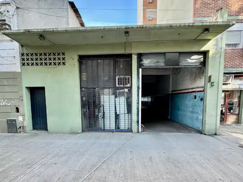 Av. Avellaneda 4000, Piso AVE