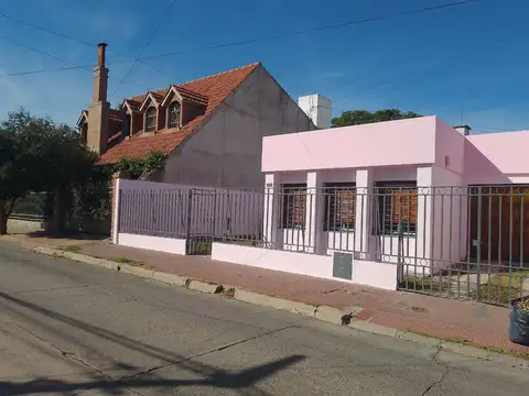 CASA 4 DORMITORIOS PRINGLES Y PERON