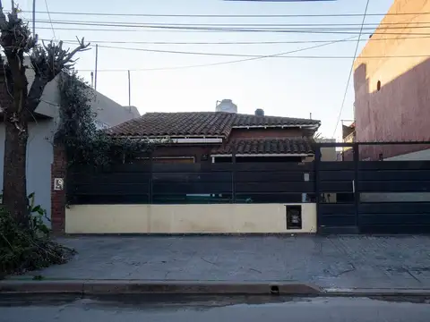 Venta de Casa de 4 ambientes -Apta crédito