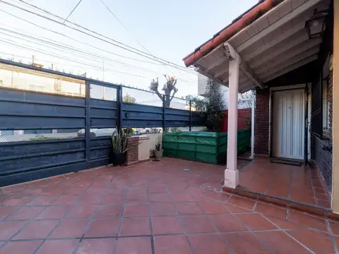 Casa 4 ambientes con 1 baño