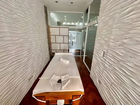 Venta oficina con balcon terraza! Refaccionada