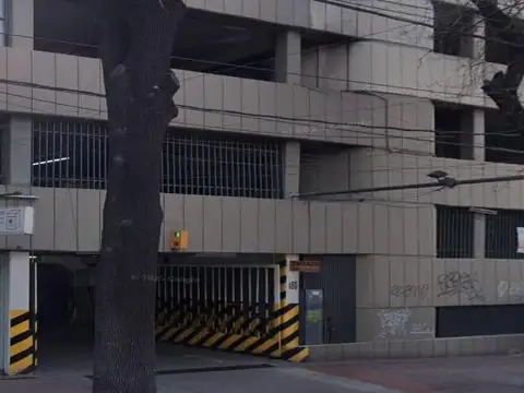 Cochera en Garibldi al 100