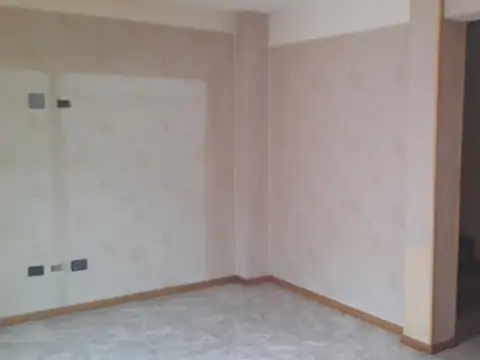 Depto Tipo Casa en Alquiler en Avellaneda, $ 1.900.000