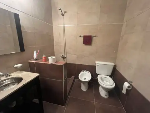 Galpon local comercial en Alquiler en Villa Lynch