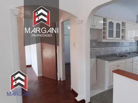 Excelente Departamento 3AMB Sobre importante avenida