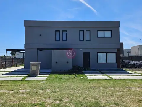 Casa  en Venta en Spring Park, Pilar, G.B.A. Zona Norte