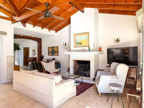 Casa en Venta con 1 cochera