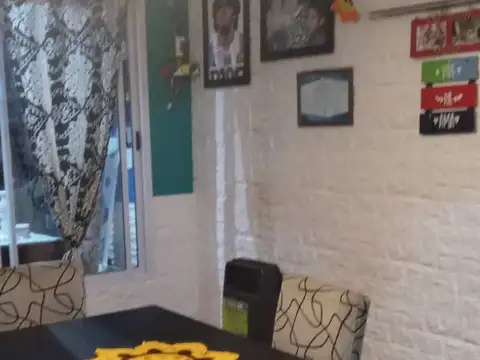 Casa 4 ambientes con 1 baño