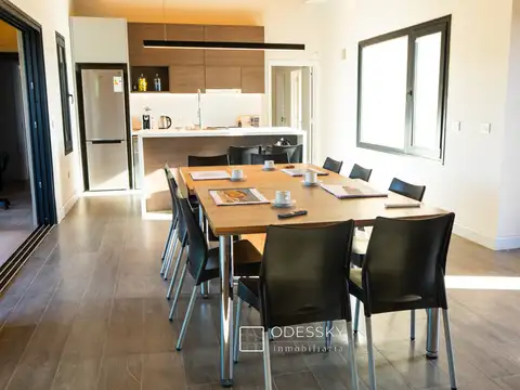 Casa 6 ambientes con 2 baños