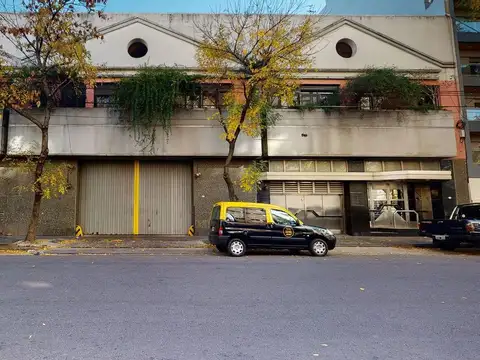 Depósito y Oficinas de 2500 m2 Barracas