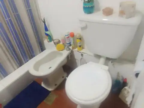 Venta casa de 3 amb s/lote de 100 m²