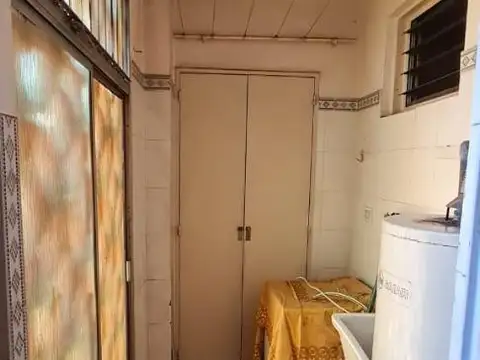 Departamento de 3 ambientes en complejo cerrado.