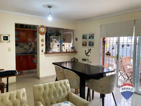 VENTA DEPTO 4 AMB CON COCHERA Y BALCON CASTELAR