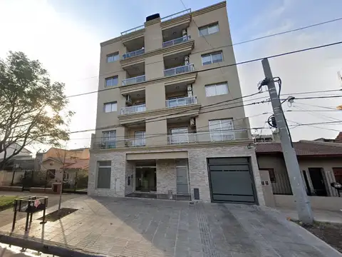 Departamento 3 Ambientes CON COCHERA CUBIERTA. 2 Dormitorios. 2 Baños. Balcon c/ parrilla.  APTO CREDITO