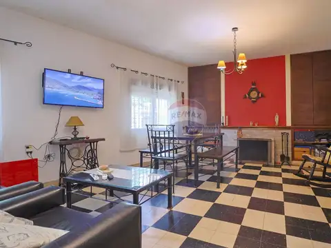 VENTA BELLA VISTA CON RENTA, 3 DORMITORIOS Y PATIO