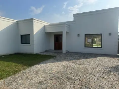 Casa en Venta en Belen De Escobar, USD 298.000