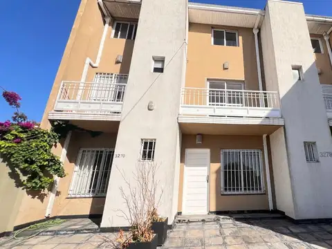 DUPLEX DE 4 AMB CON ENTRADA DE AUTO Y PARQUE
