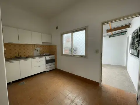 CASA 3 AMB CON LOCAL Y GALPON / EN VENTA/ SAN JUSTO