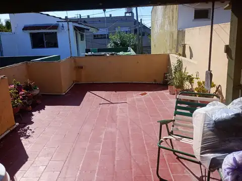 Depto Tipo Casa 2 ambientes con 1 baño