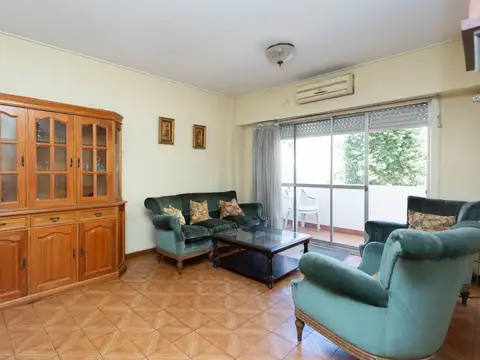 FLORES DPTO 3 AMB CON BALCON CORRIDO