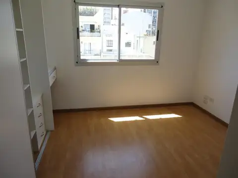 Departamento en Venta en Olivos Vias/Rio, USD 189.500