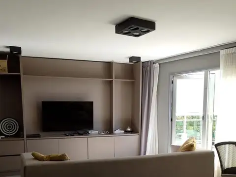 Oficina en Alquiler al Este